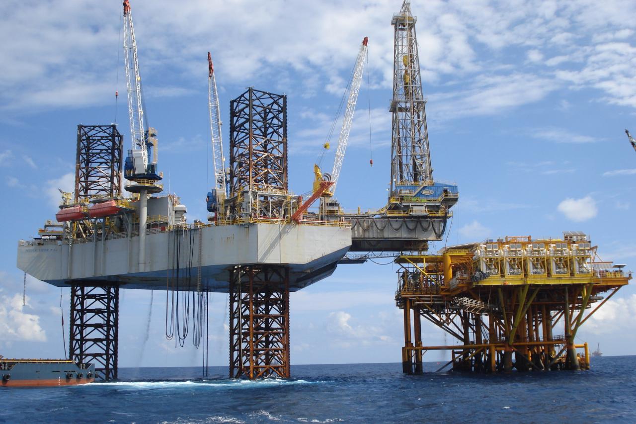 趁油價調整收集油股